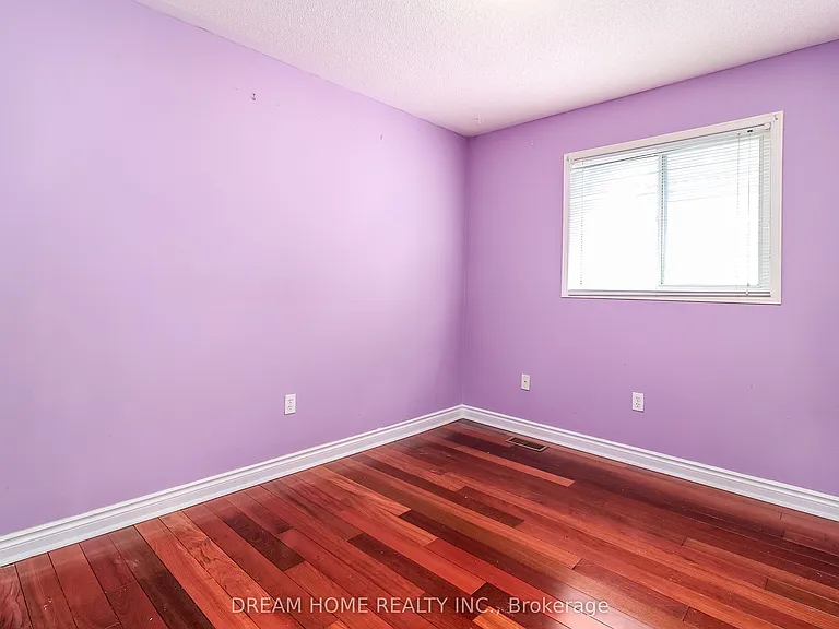 2832 Galleon Cres — Photo 17