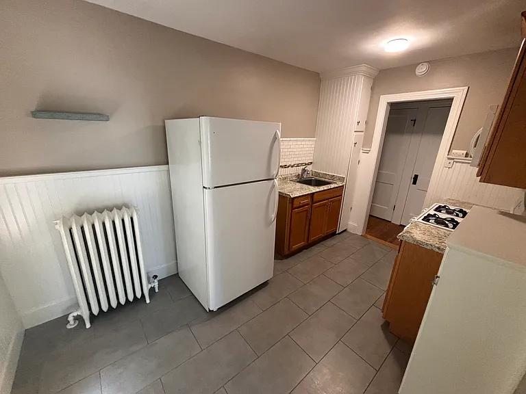 554 Linwood Ave #7 — Photo 7