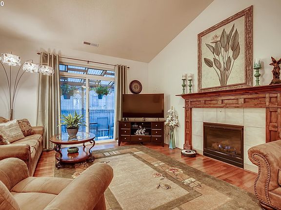 4th image of 2205 NE 81st Ave