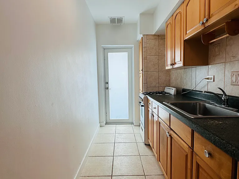 2045 Calais Dr #7 — Photo 8