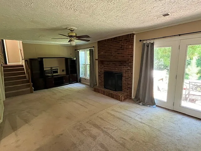 4 bed, 2.5 bath, 1800 sqft, $2,195 — Photo 2