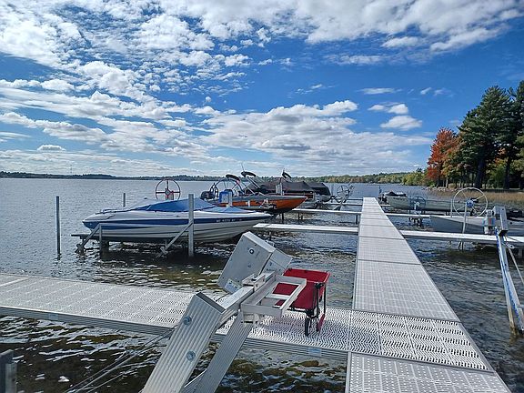 5th image of 144 N Shore Dr W