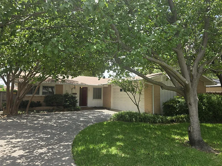 807 Edgefield Dr — Photo 2