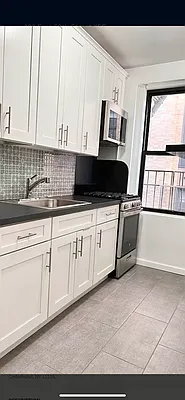 Rented by Arwell Realty | media 1