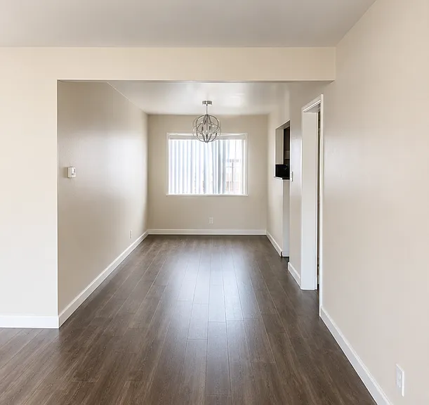 1512 W 103rd St #1512 — Photo 3