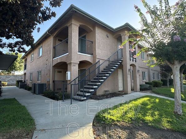 2544 W Lark Ave