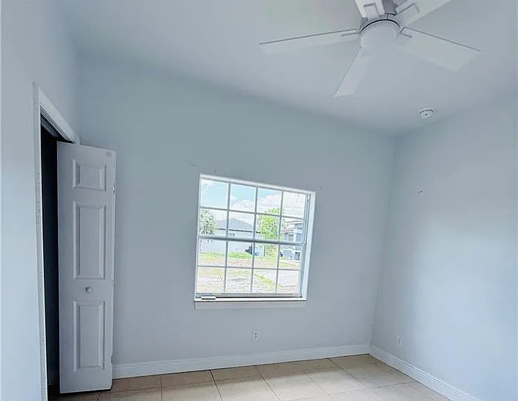 3465 Everglades Blvd N — Photo 16