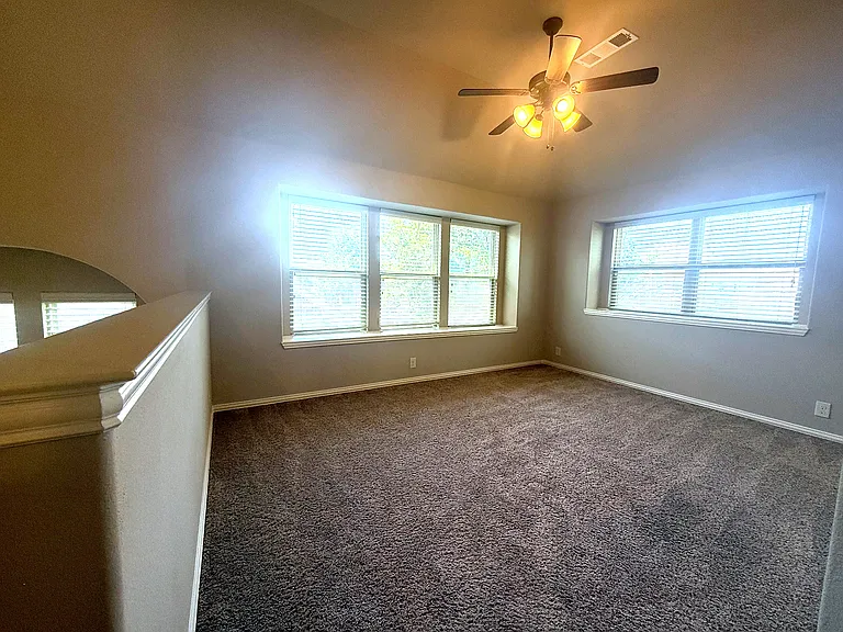 1109 Abbey Ln — Photo 28