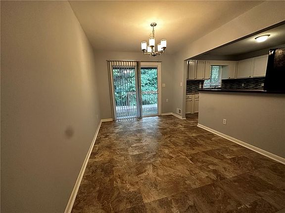 5th image of 2652 Rolling View Dr SE