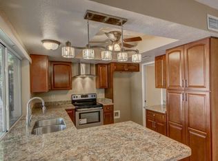 6204 W Shaw Butte Dr, Glendale, AZ 85304
