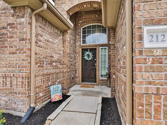 3rd image of 21211 Flowering Dogwood Cir