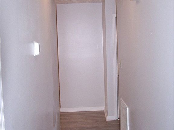 3rd image of 6836 Winthrop Dr