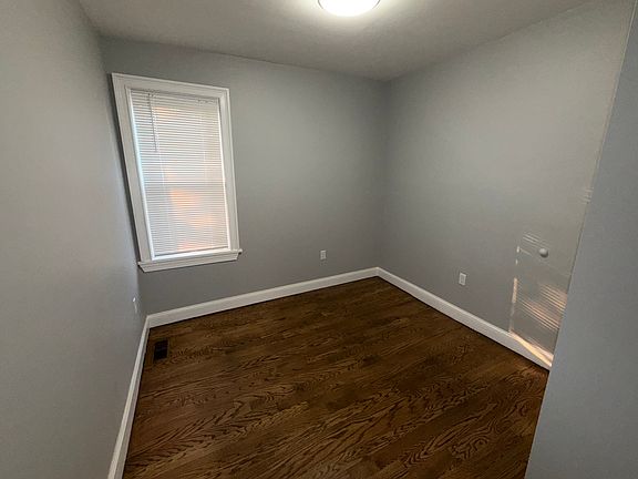 4th image of 4 Myrtle Pl APT 1