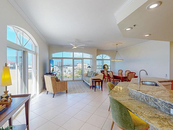 5th image of 1141 Swallow Ave #Penthouse 1