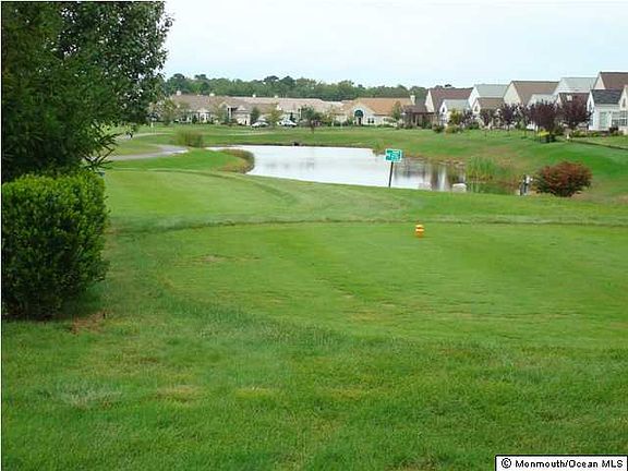 5th image of 21 Stafford Dr