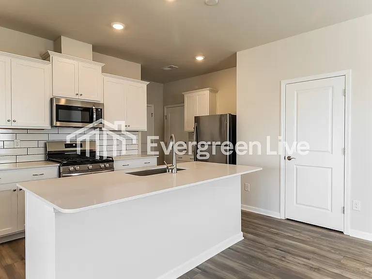 1703 Heron Ct — Photo 5