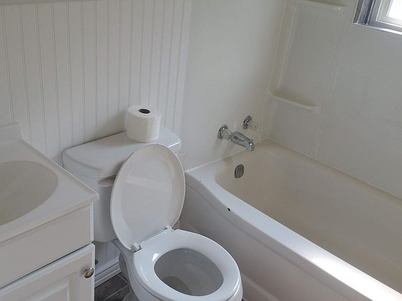 5th image of 408 Blackwell St
