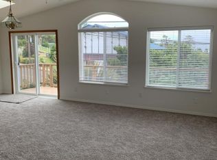 249 NW 3rd St #A, Newport, OR 97365