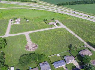 13 Chicory Dr, Elkhart, IL 62634