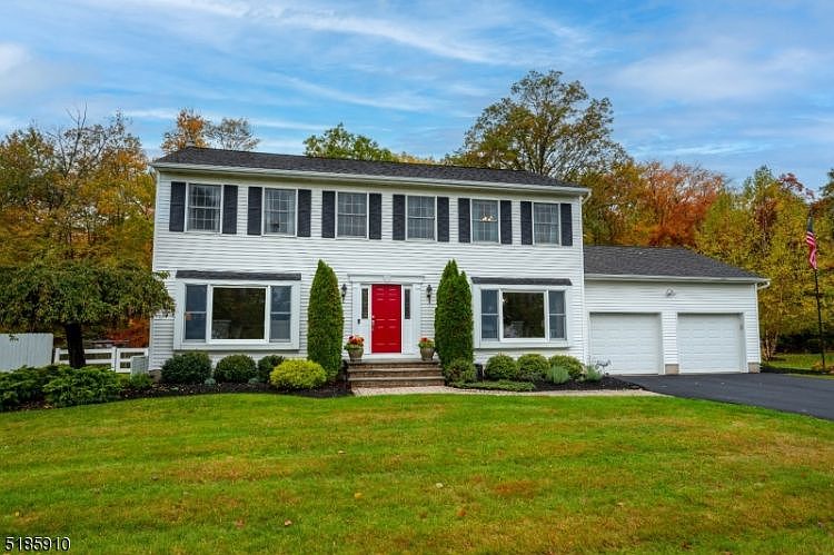 1st image of 7 Elmwood Dr