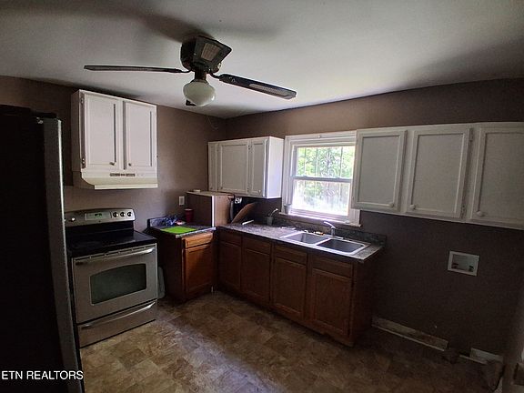 4th image of 4010 Ivy Ave