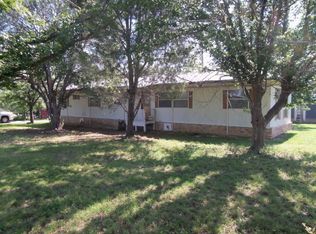 993 Hye Albert Rd, Hye, TX 78635