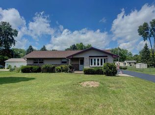 1512 Lilac Ln, Machesney Park, IL 61115