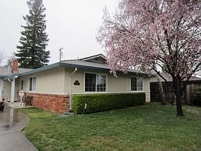 1st image of 1502 Oak Tree Dr