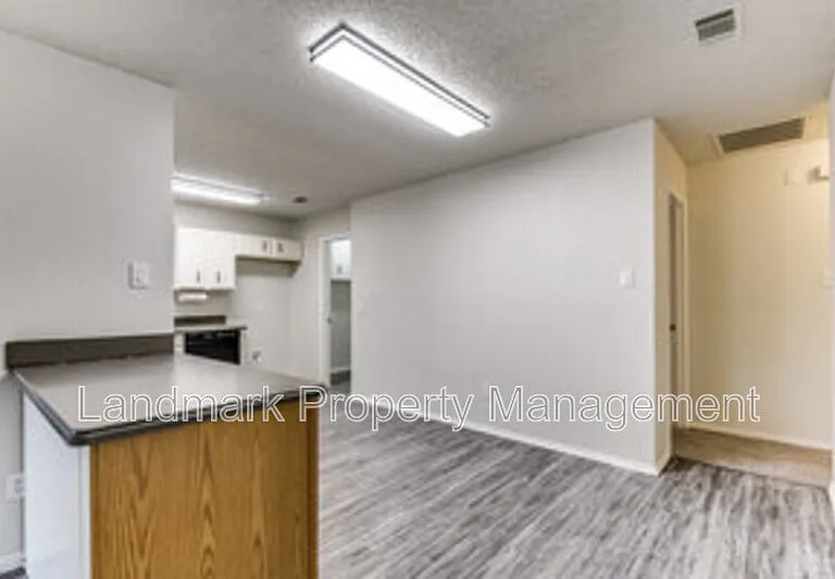625 Hollyberry Dr — Photo 9