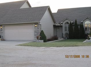 904 Cleveland Ave, Burlington, KS 66839
