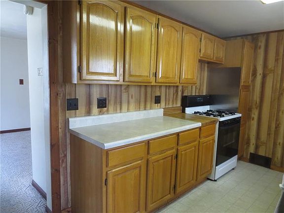 4th image of 110 S Brady St