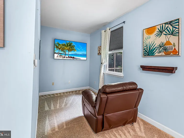 10870 Hammond Dr — Photo 30