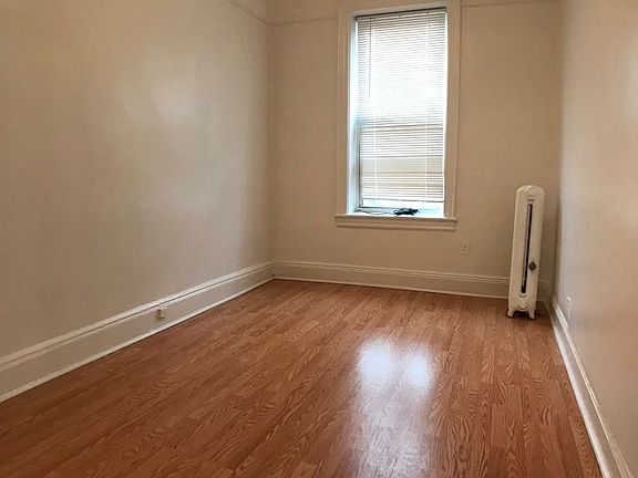 3rd image of 2261 26th St APT 3A