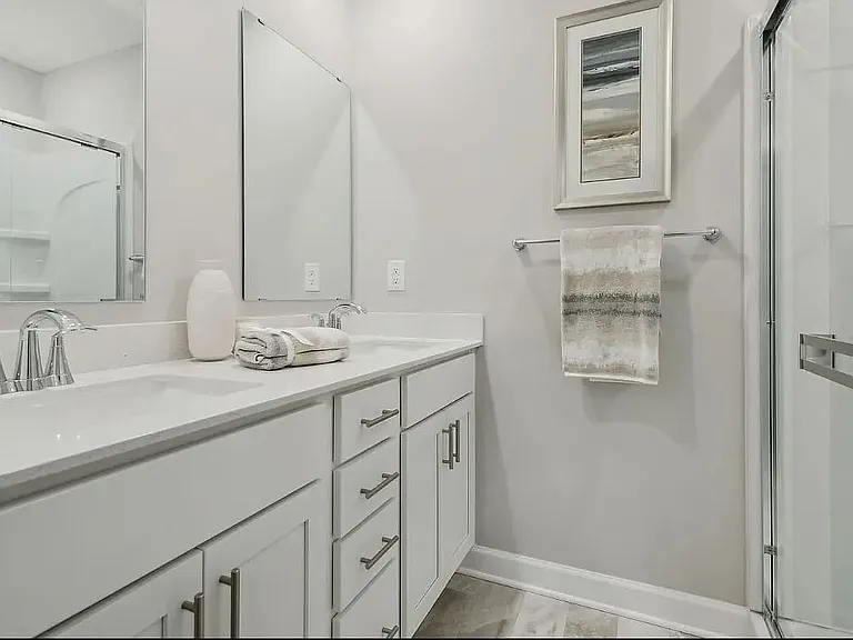 For Rent: $2,600 (3 beds, 3 baths, 1,782 Square Feet)