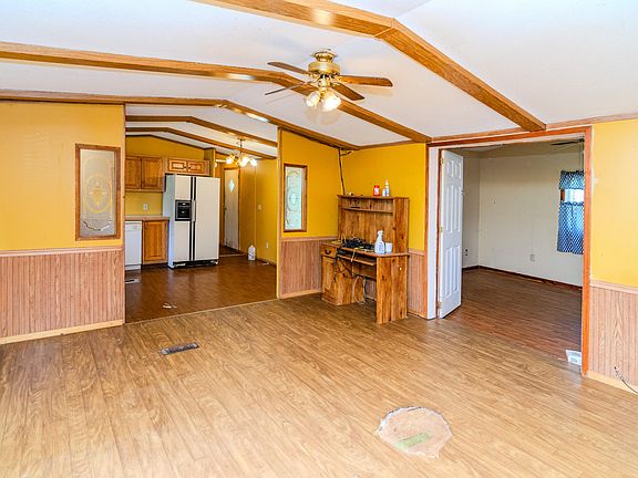 3rd image of 1207 Logan Rd
