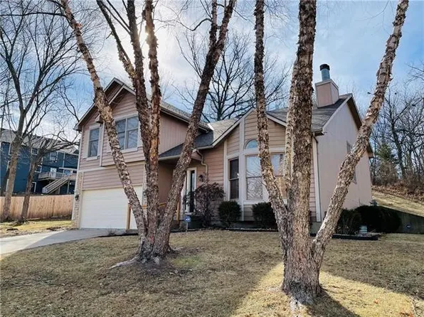 1525 Gatewood St, Leavenworth, KS 66048