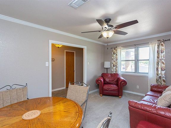 4th image of 2712 Park Dr