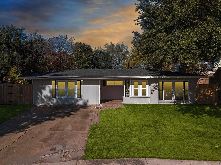 1919 Puritan Dr — Photo 26