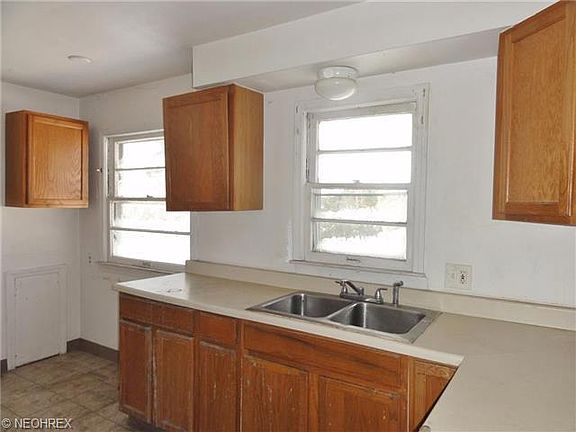 3rd image of 1228 Dover Ave