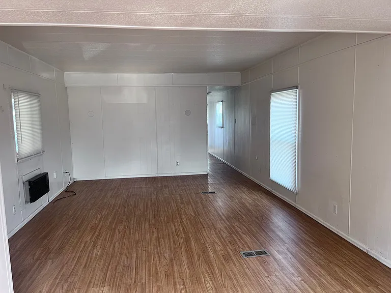 1053 Caroline Ct — Photo 4