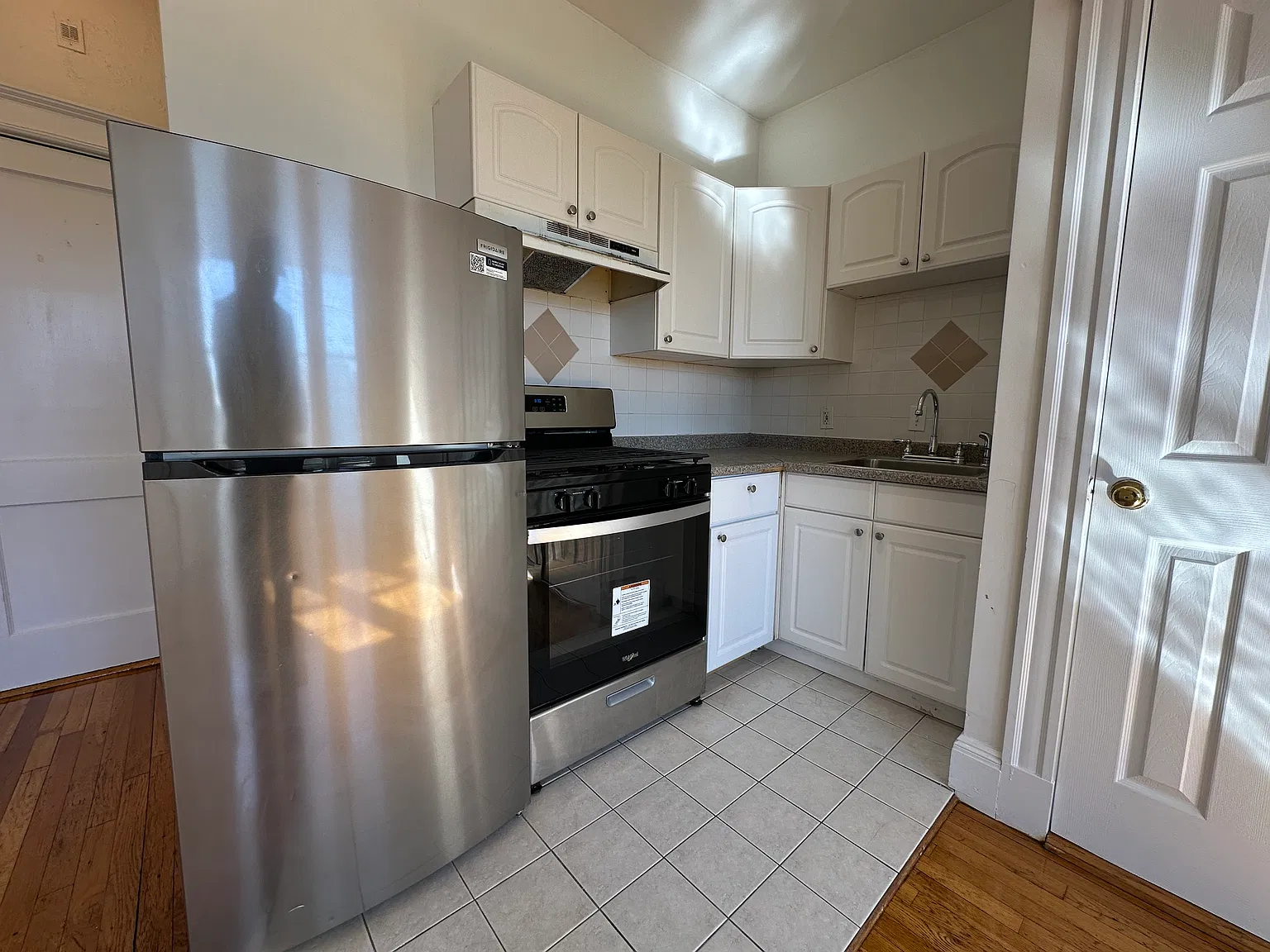1 bed, $2,000 — Photo 3