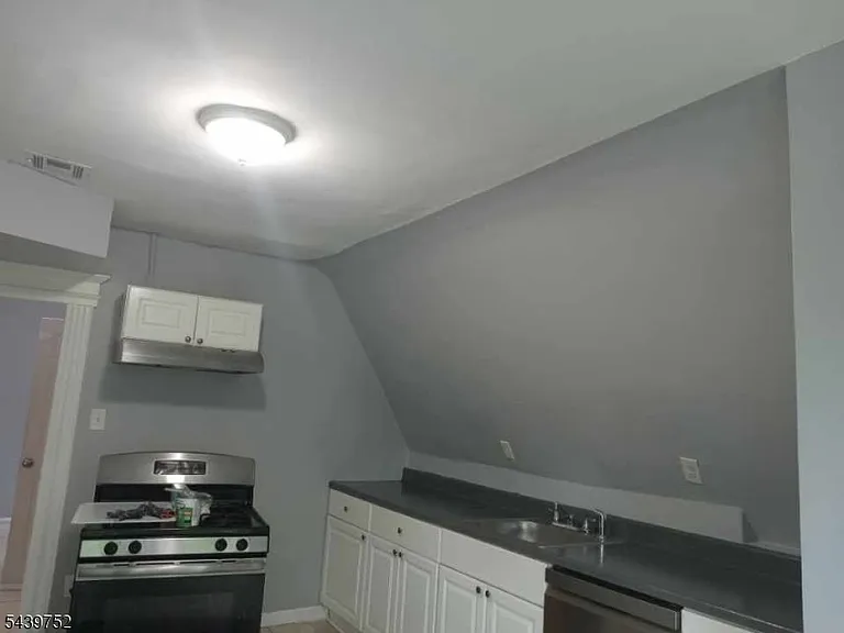 58 N 5th St #3 — Photo 9