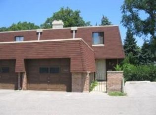 1063 Busse Hwy, Park Ridge, IL 60068