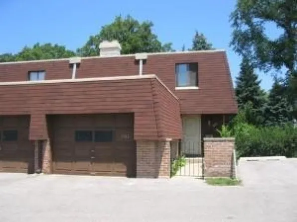 1063 Busse Hwy, Park Ridge, IL 60068