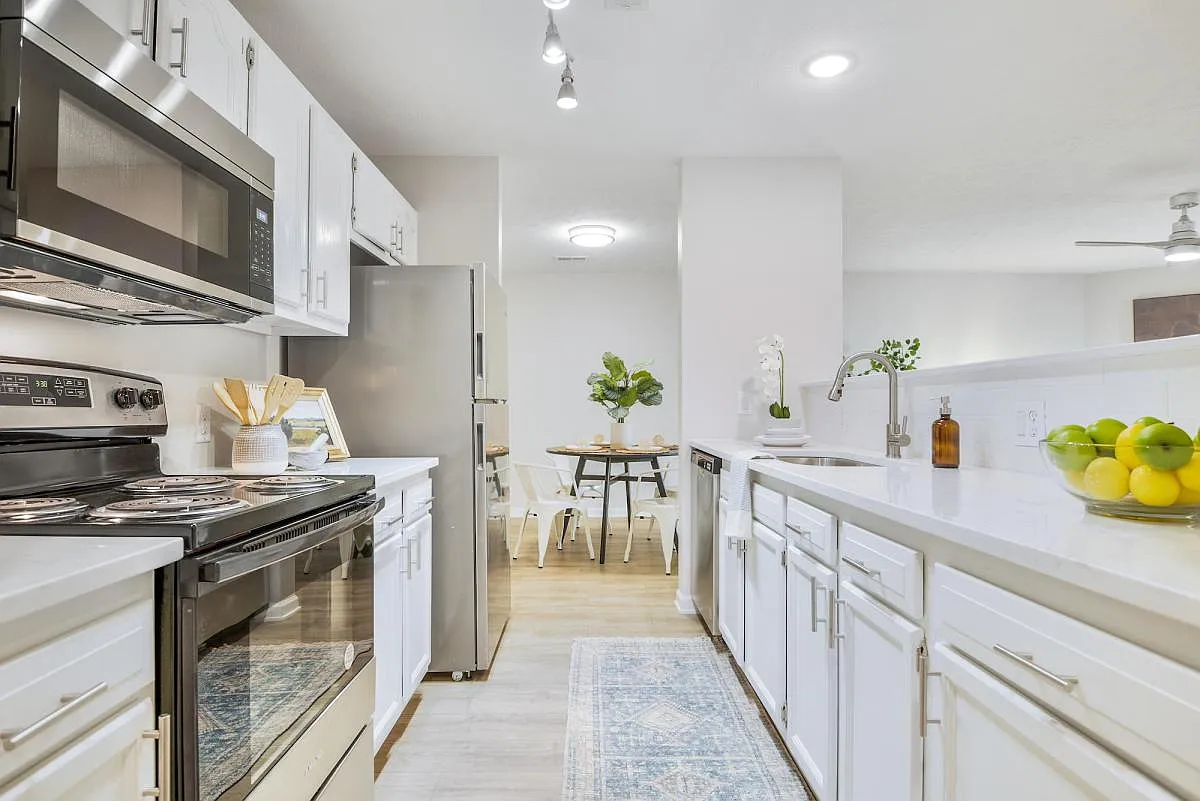 2 bed, 1020 sqft, $1,395 — Photo 3