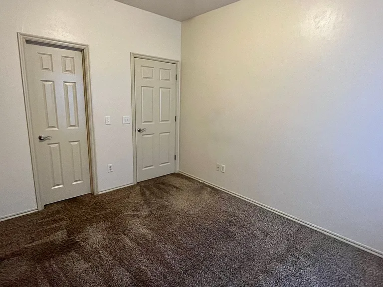 618 Sisken Ct — Photo 13