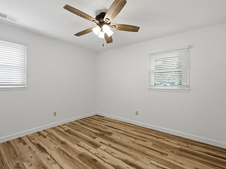 199 Dunroven Dr — Photo 13