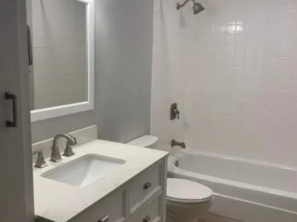 4010 Crosson Dr, Anchorage, AK 99517