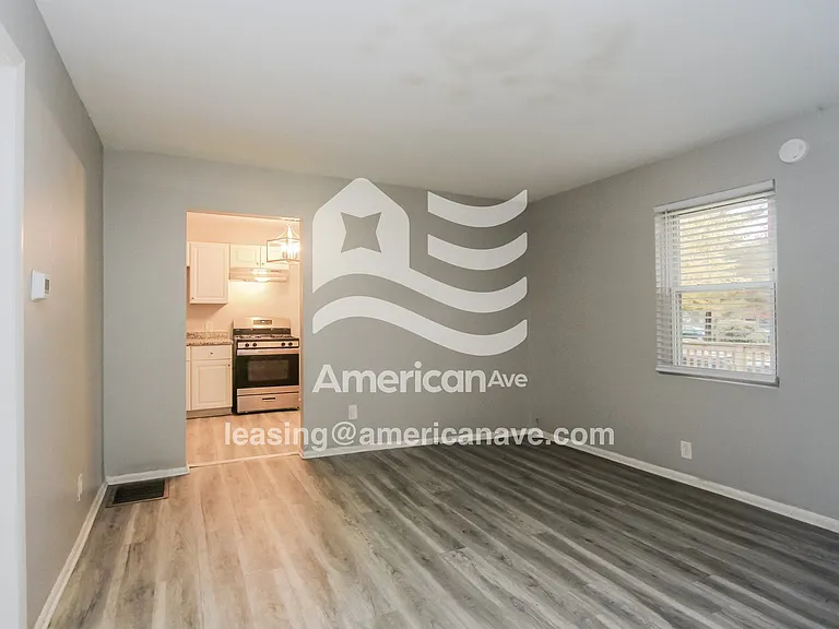 451929_003_wm_-_living_room_13274128.jpg