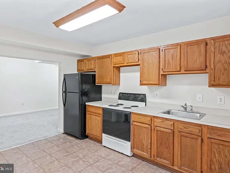 4502 Henderson Rd — Photo 56